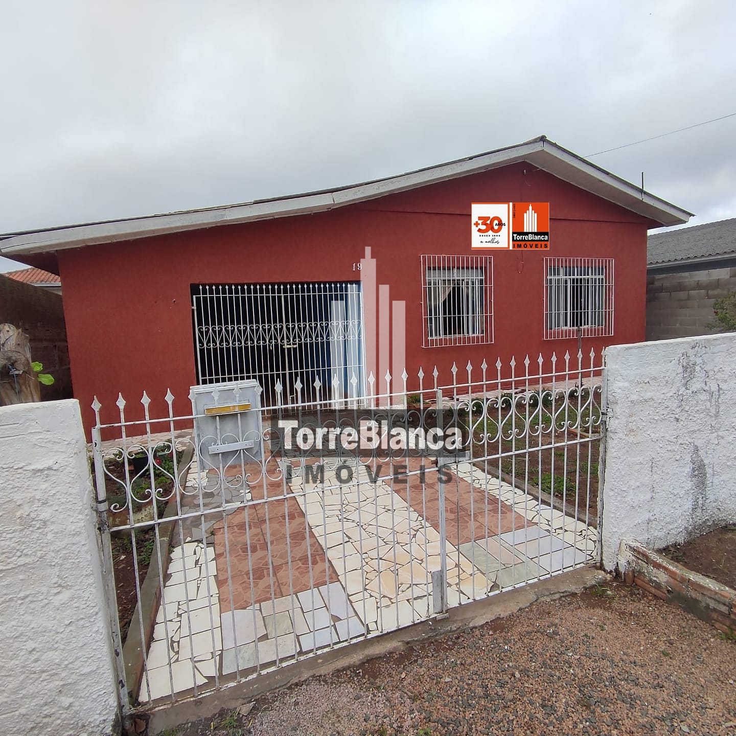 Casa em Uvaranas, Ponta Grossa/PR de 120m² 3 quartos à venda por R$ 199.000,00