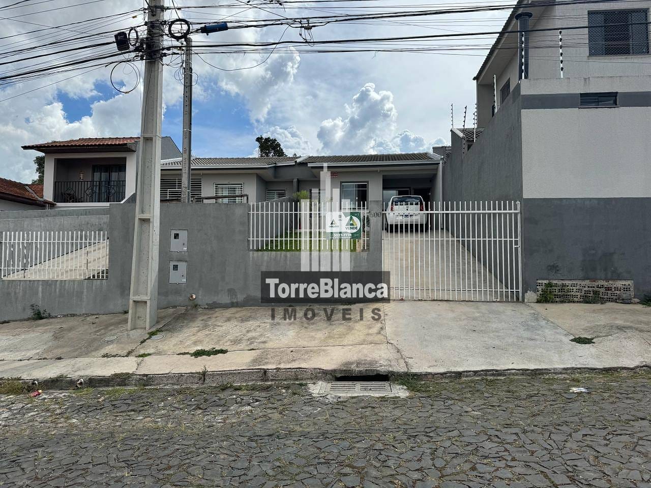Casa em Uvaranas, Ponta Grossa/PR de 100m² 3 quartos à venda por R$ 379.000,00