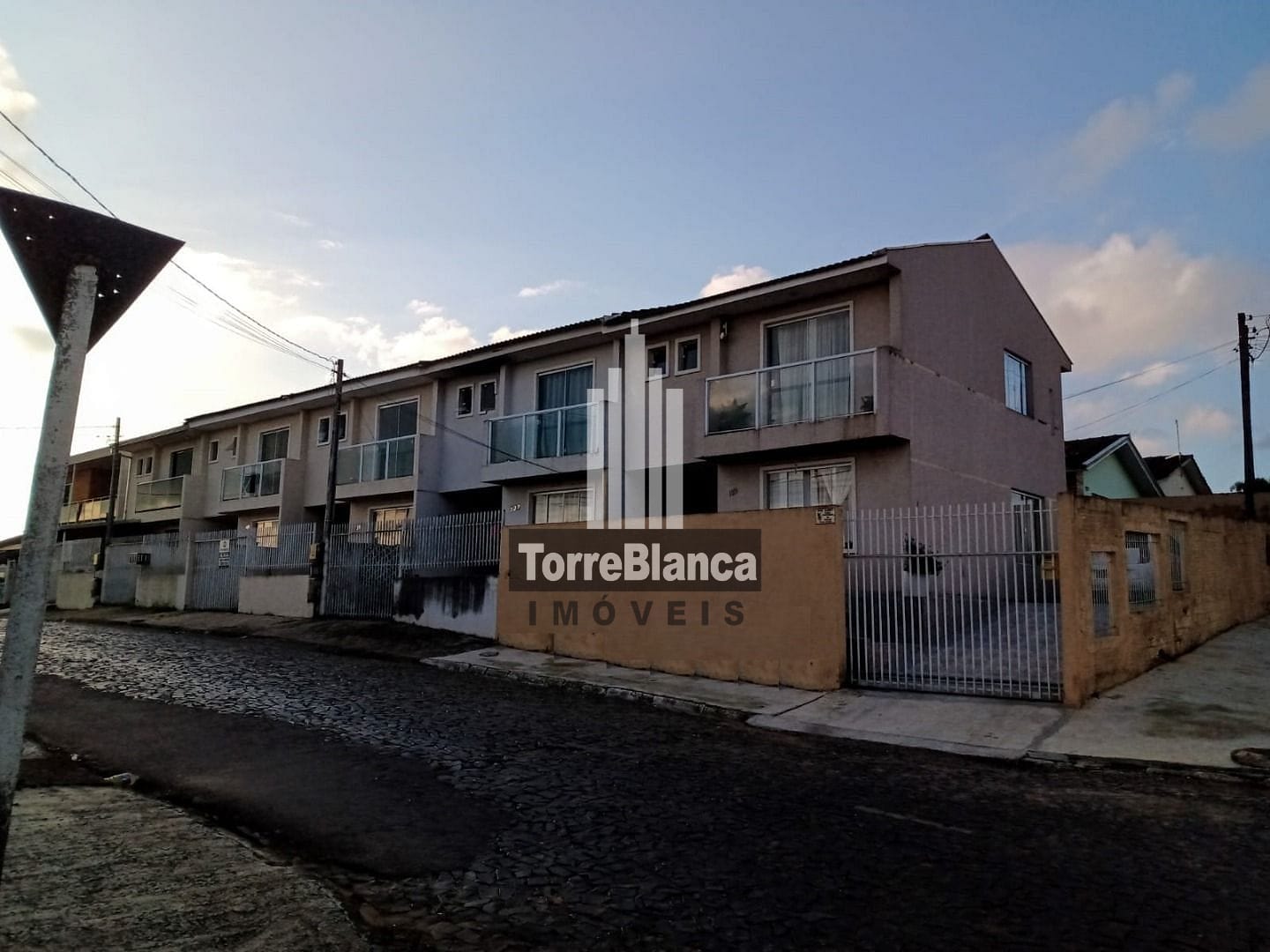 Sobrado em Olarias, Ponta Grossa/PR de 91m² 3 quartos à venda por R$ 419.000,00