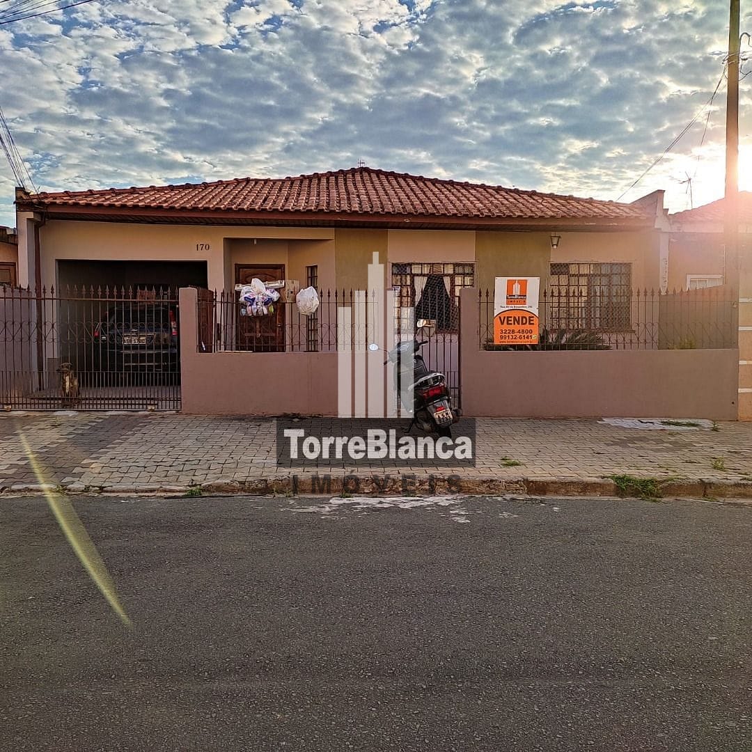 Casa em Uvaranas, Ponta Grossa/PR de 140m² 4 quartos à venda por R$ 439.000,00