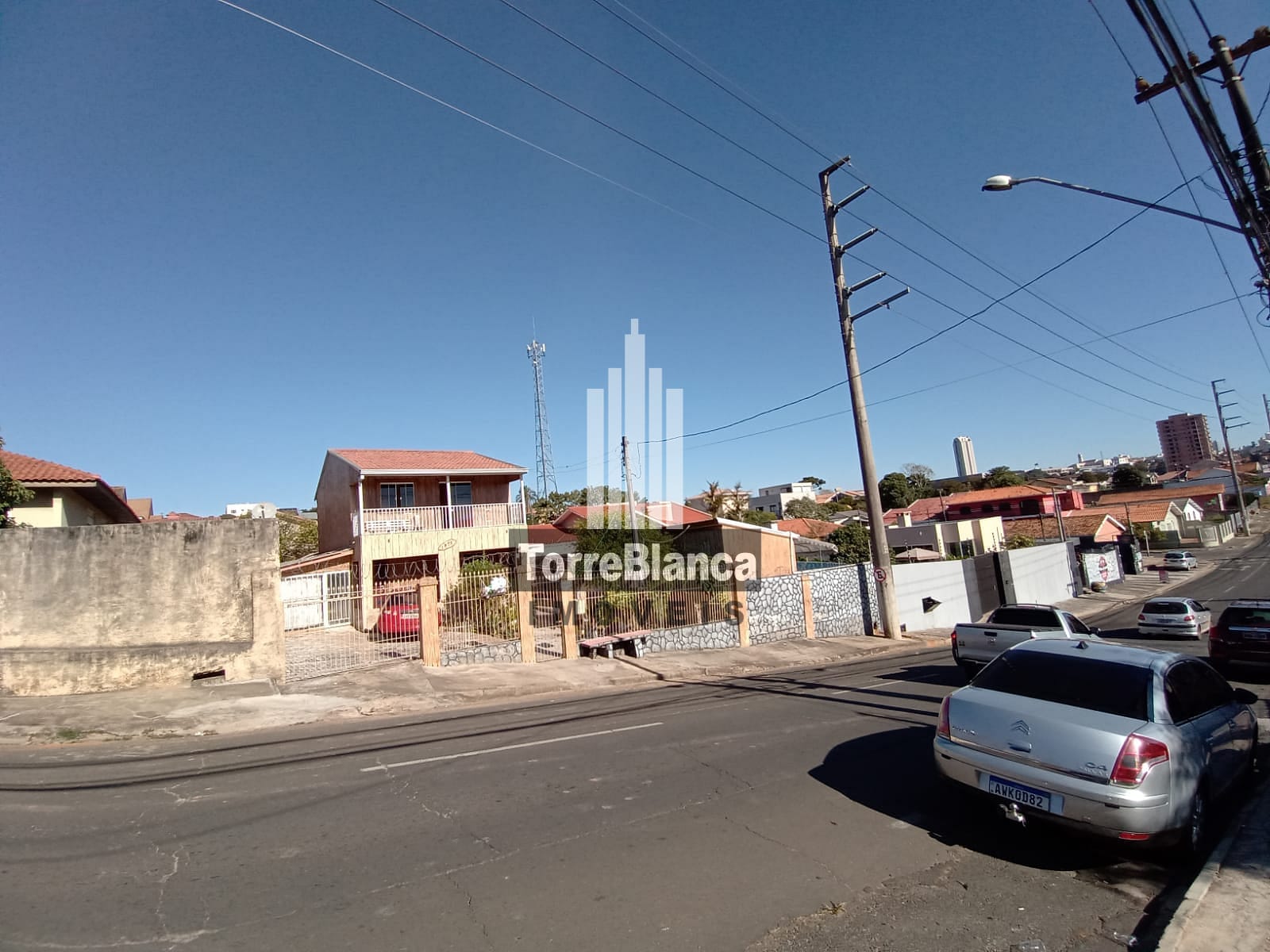 Sobrado em Uvaranas, Ponta Grossa/PR de 150m² 3 quartos à venda por R$ 499.000,00