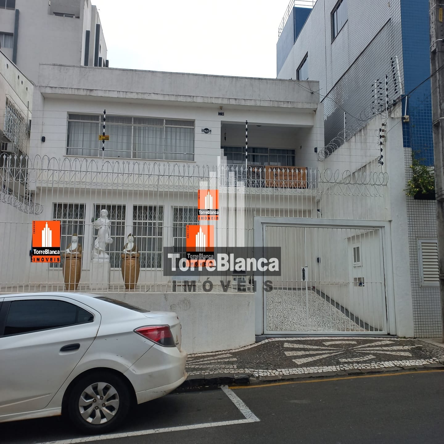 Sobrado em Centro, Ponta Grossa/PR de 222m² 6 quartos à venda por R$ 1.999.000,00