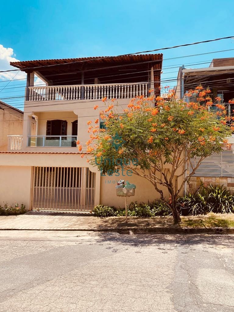 Casa em Pousada Santo Antônio, Belo Horizonte/MG de 280m² 4 quartos à venda por R$ 598.000,00