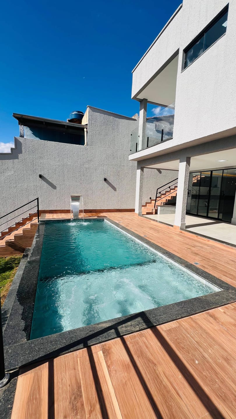 Casa em Itapoã, Aparecida de Goiânia/GO de 250m² 3 quartos à venda por R$ 849.000,00