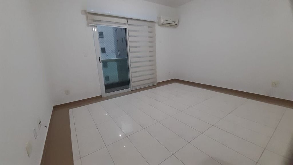 Apartamento em Embaré, Santos/SP de 120m² 3 quartos para locação R$ 5.900,00/mes