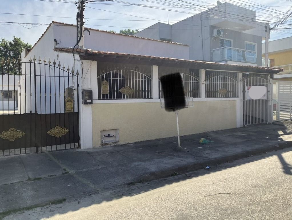 Casa em Trindade, São Gonçalo/RJ de 270m² 4 quartos à venda por R$ 399.000,00