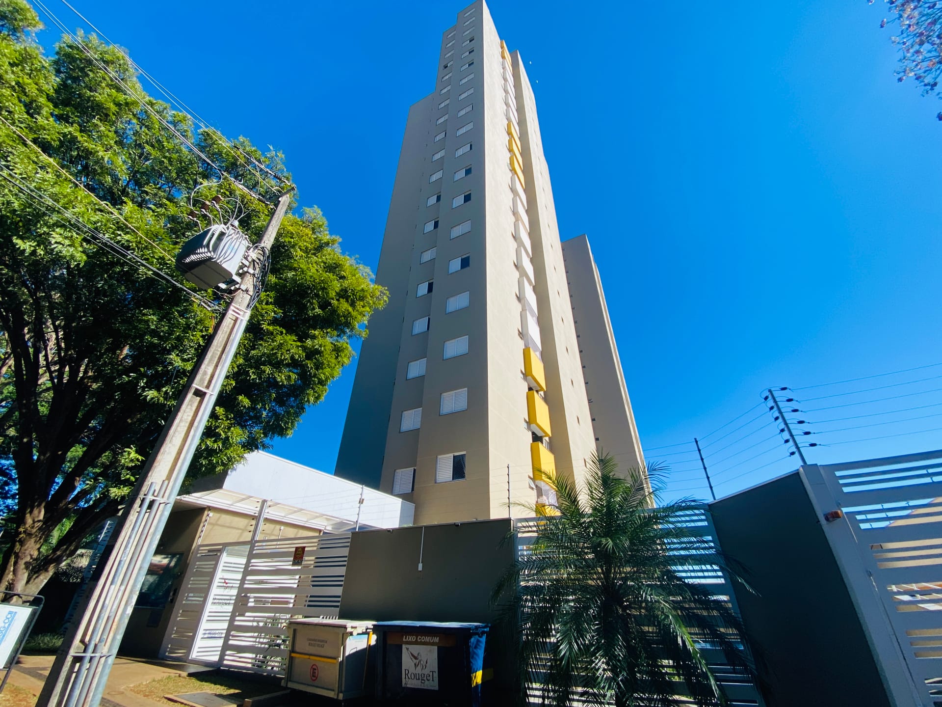 Apartamento em Zona 07, Maringá/PR de 55m² 2 quartos à venda por R$ 354.000,00