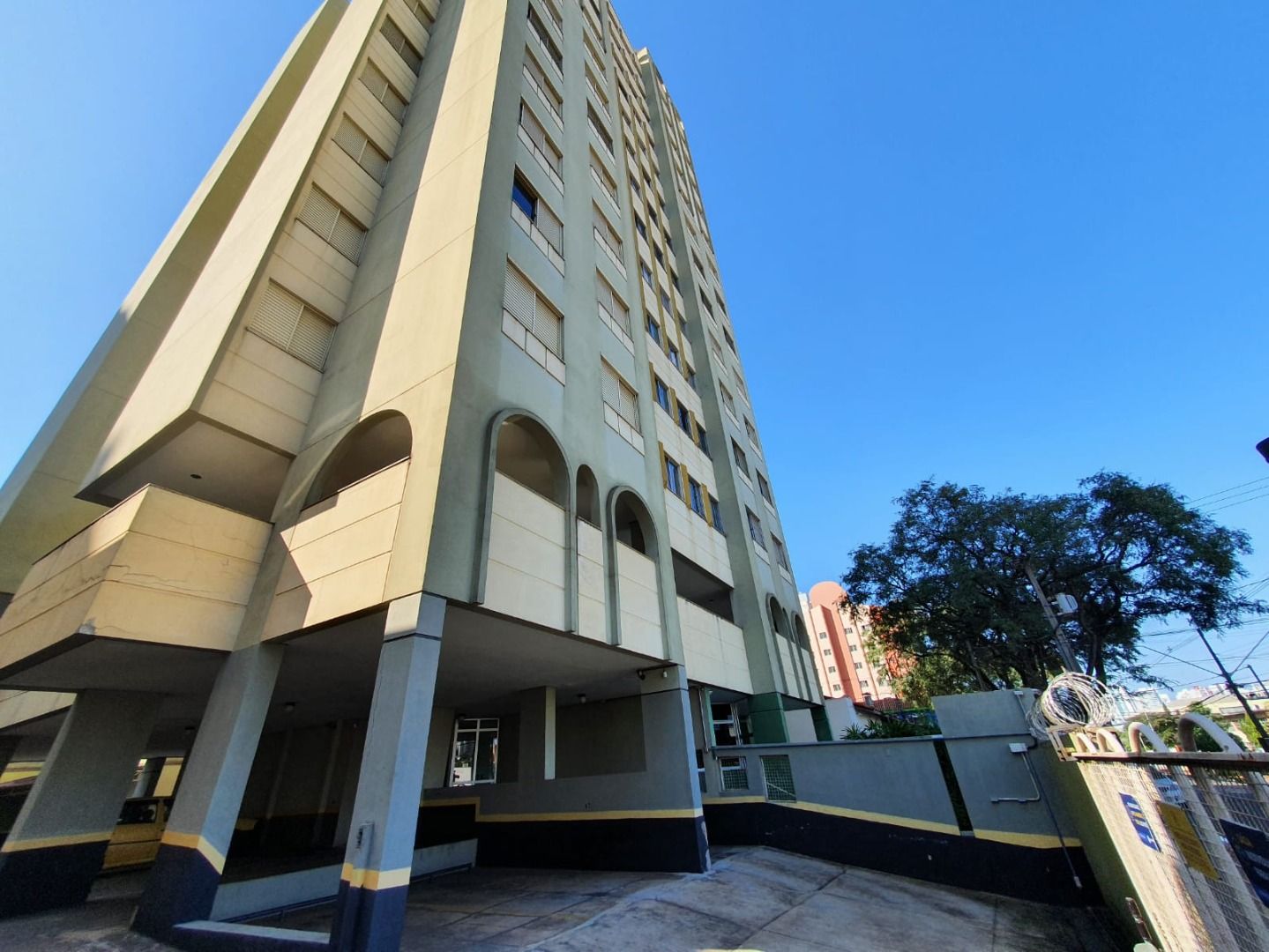 Apartamento em Centro, Londrina/PR de 74m² 3 quartos à venda por R$ 299.000,00